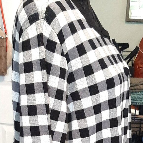 Ella Rafaella NWT Checkered Button Down Sweater Size XL - Picture 4 of 9